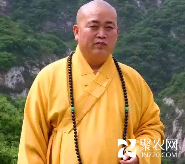 11-少林寺方丈釋永信佩戴猴頭核桃光珠項串